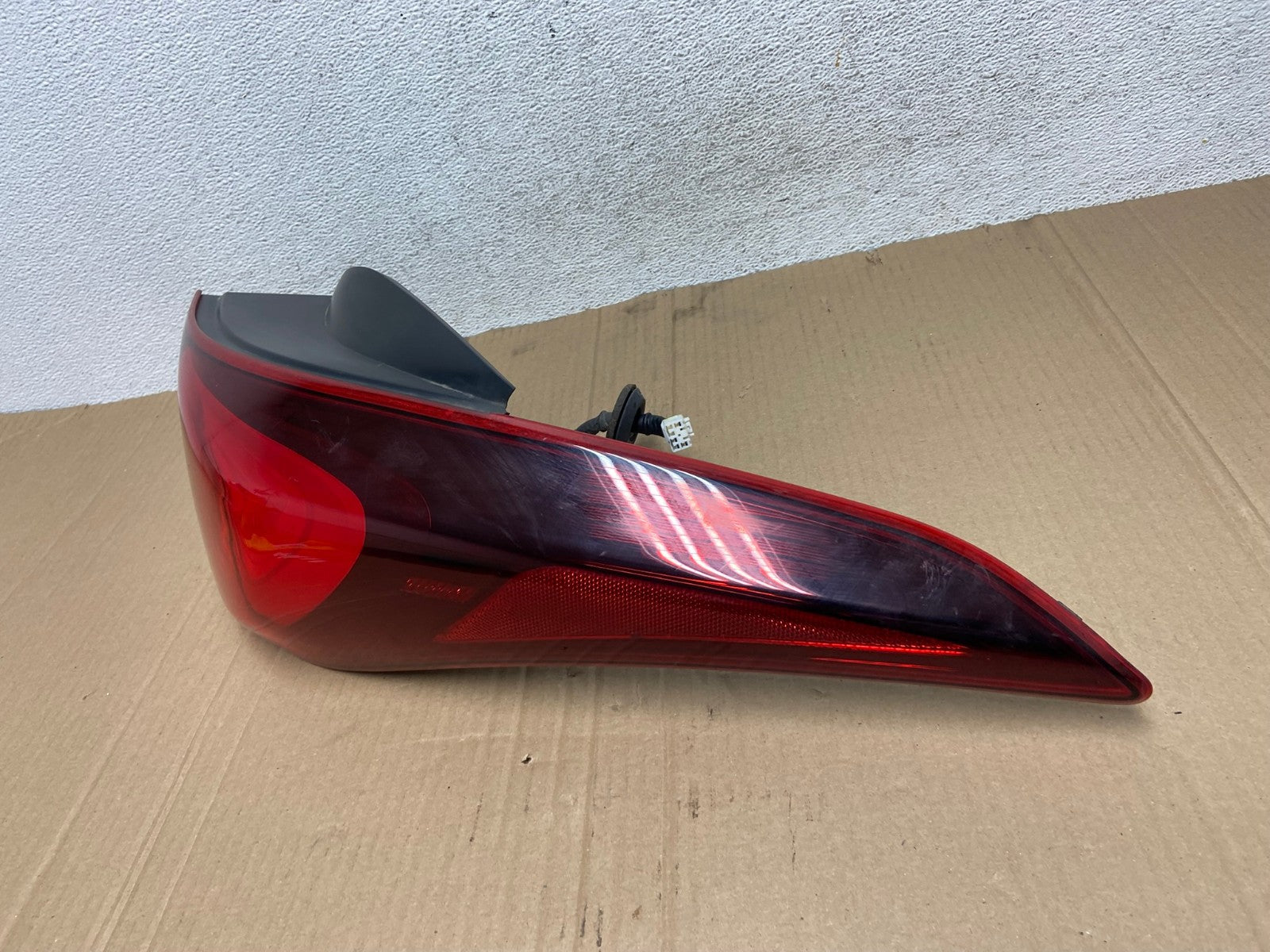 2014 2015 2016 Hyundai Elantra Sedan Right Passenger RH Tail Light AE8912 LK1