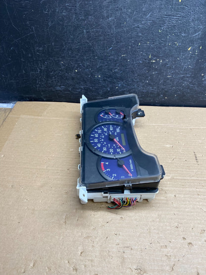2008 to 2010 Mitsubishi Fuso Speedometer Cluster Gauge MK542915 ag6281 DG1