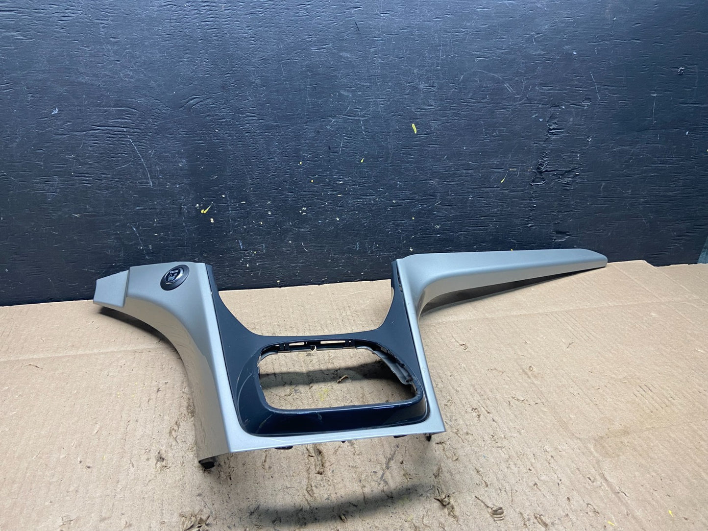 2013-2016 Ford Escape Center Dash Radio Gear Shifter Panel Bezel Trim q2120 DG1