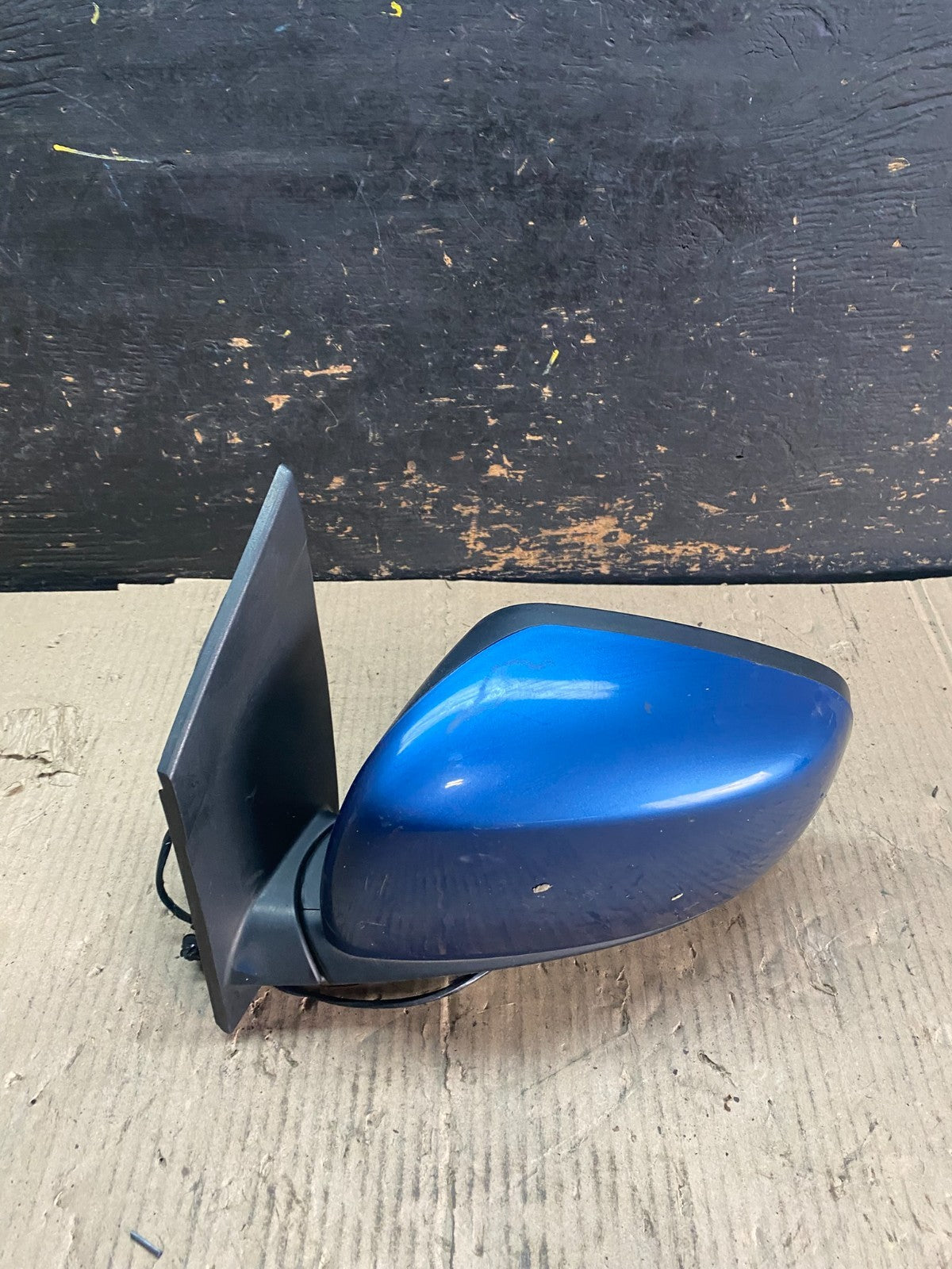 2009 to 2014 Volkswagen Routan Left Driver LH View Door Mirror V3943 DG0