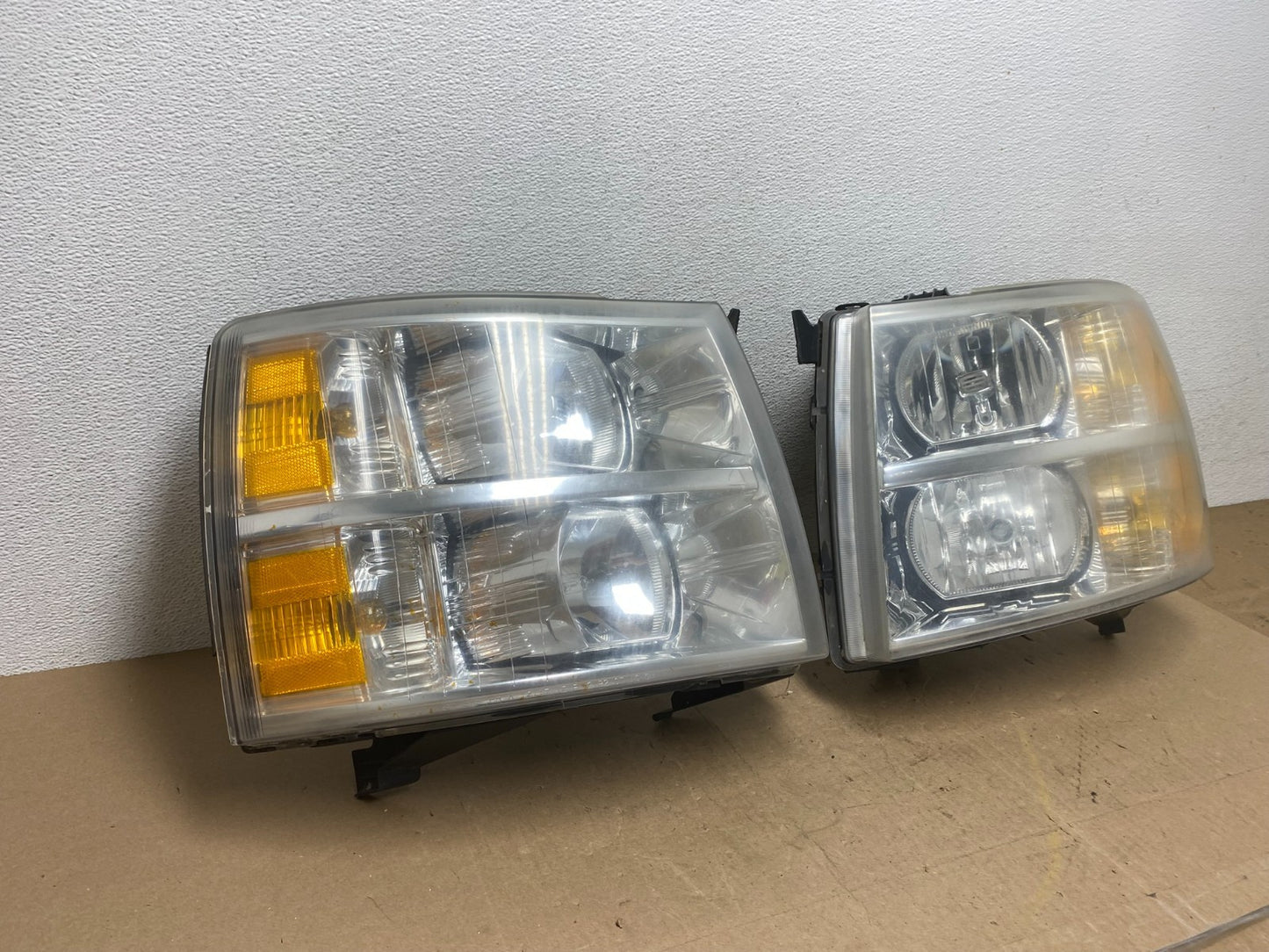 2007 to 2014 Chevrolet Silverado Left+Right Side Black Headlights AE6791 DW2