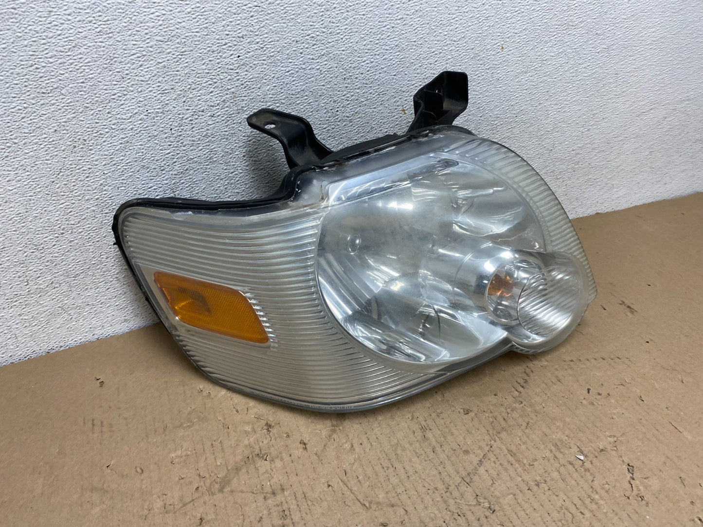2006 to 2010 Ford Explorer Right Passenger Side Headlight AF3227 DW2