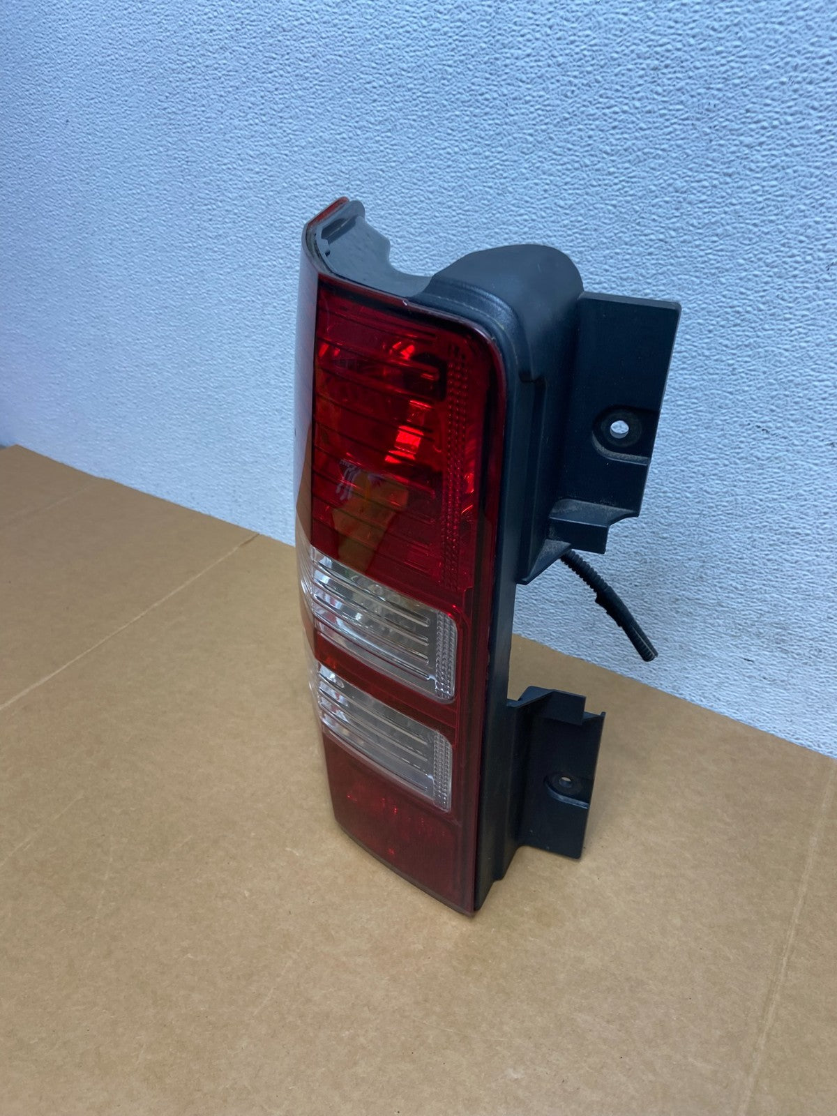 2008 to 2012 Jeep Liberty Left Driver Side Lh Tail Light AD8883 DW1