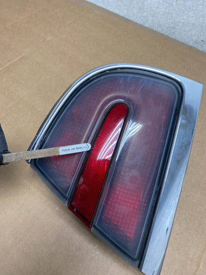 1997-1998 Buick Park Avenue Ave Right Passenger Rh Side Tail Light OEM L0201 DW5