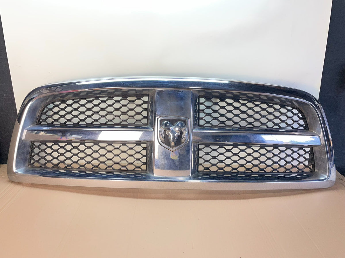 2009 to 2012 Dodge Ram 1500 Front Upper Grille Grill AH6439 DG0