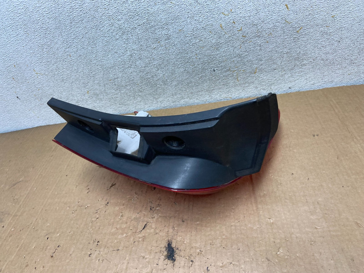 2016 to 2017 Chevrolet Equinox Right Passenger RH Side Tail Light AI9028 LK4
