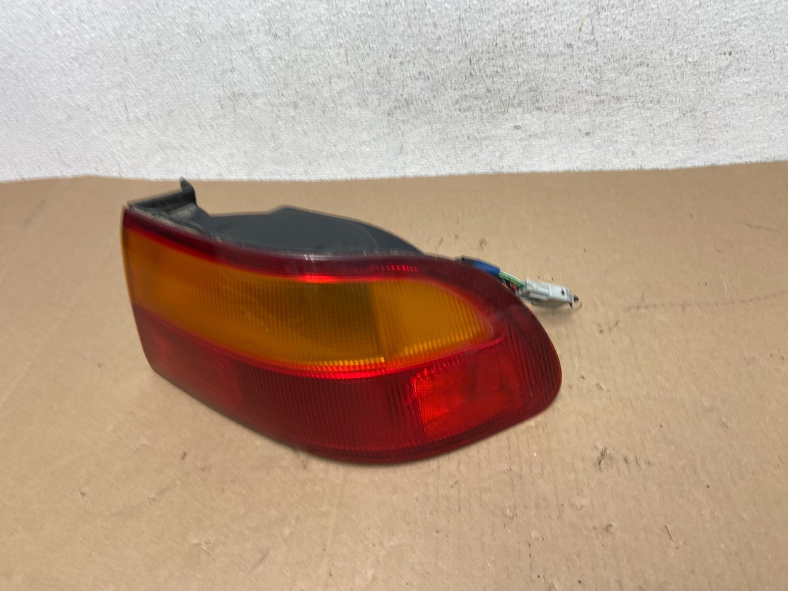 1992 to 1995 Honda Civic Right Passenger RH Side Tail Light AD6450 DW1