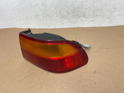 1992 to 1995 Honda Civic Right Passenger RH Side Tail Light AD6450 DW1