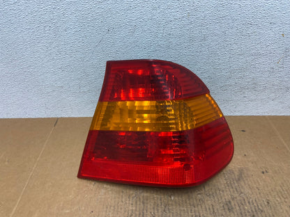 2002 - 2005 BMW 3 E46 Series Right Passenger RH Side Tail Light AE2600 LK0