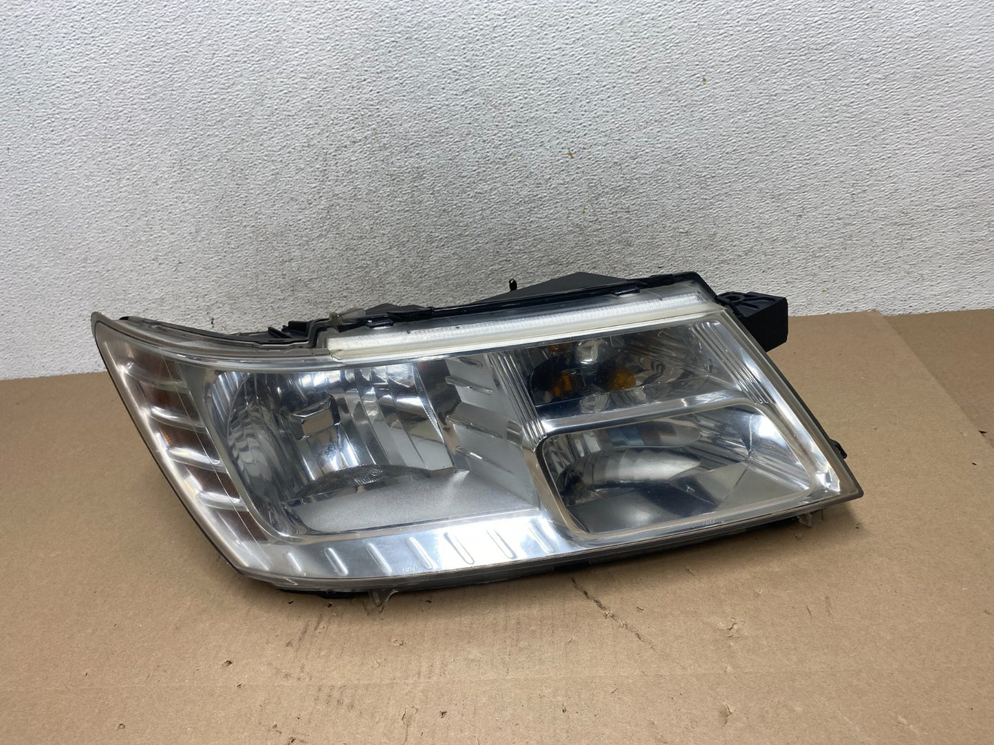 2009 to 2017 Dodge Journey Headlight Right Passenger Rh Halogen AG5771 DW0