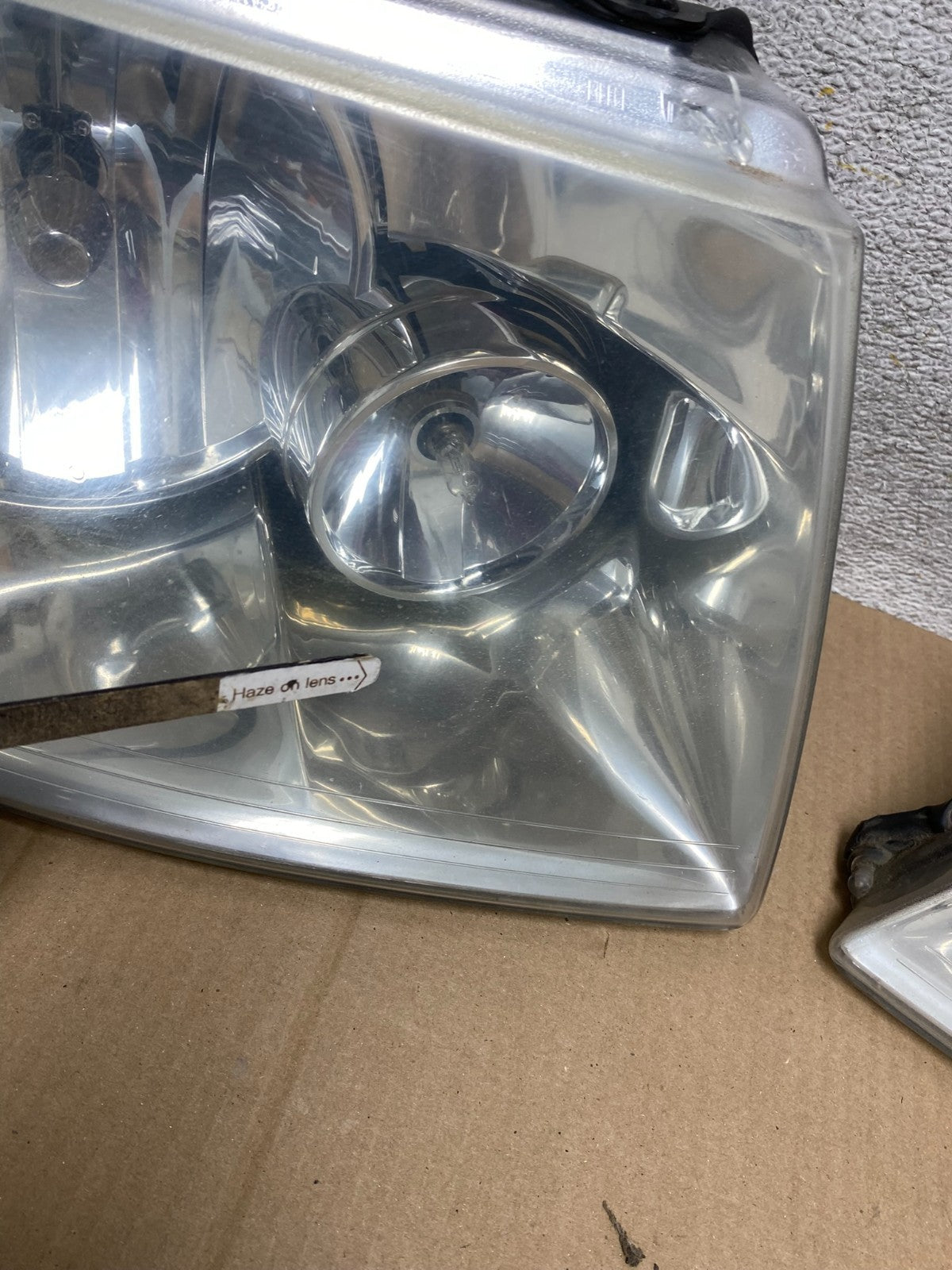 2003 - 2006 Ford Expedition Left+Right Side Headlights Halogen AI1148 DW7