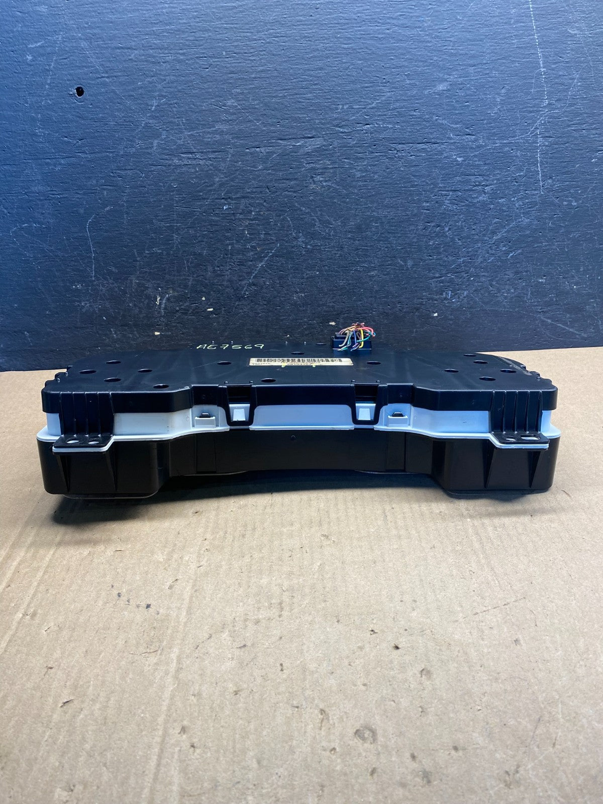 2007 to 2013 Chevrolet Silverado Suburban Cluster Gauge Speedometer AE7569 DG4