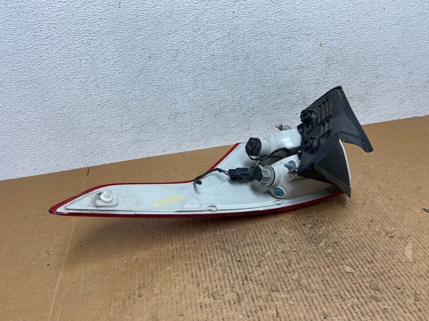 2013 to 2016 Ford Escape Left Driver LH Side Tail Light AE1655 LK4
