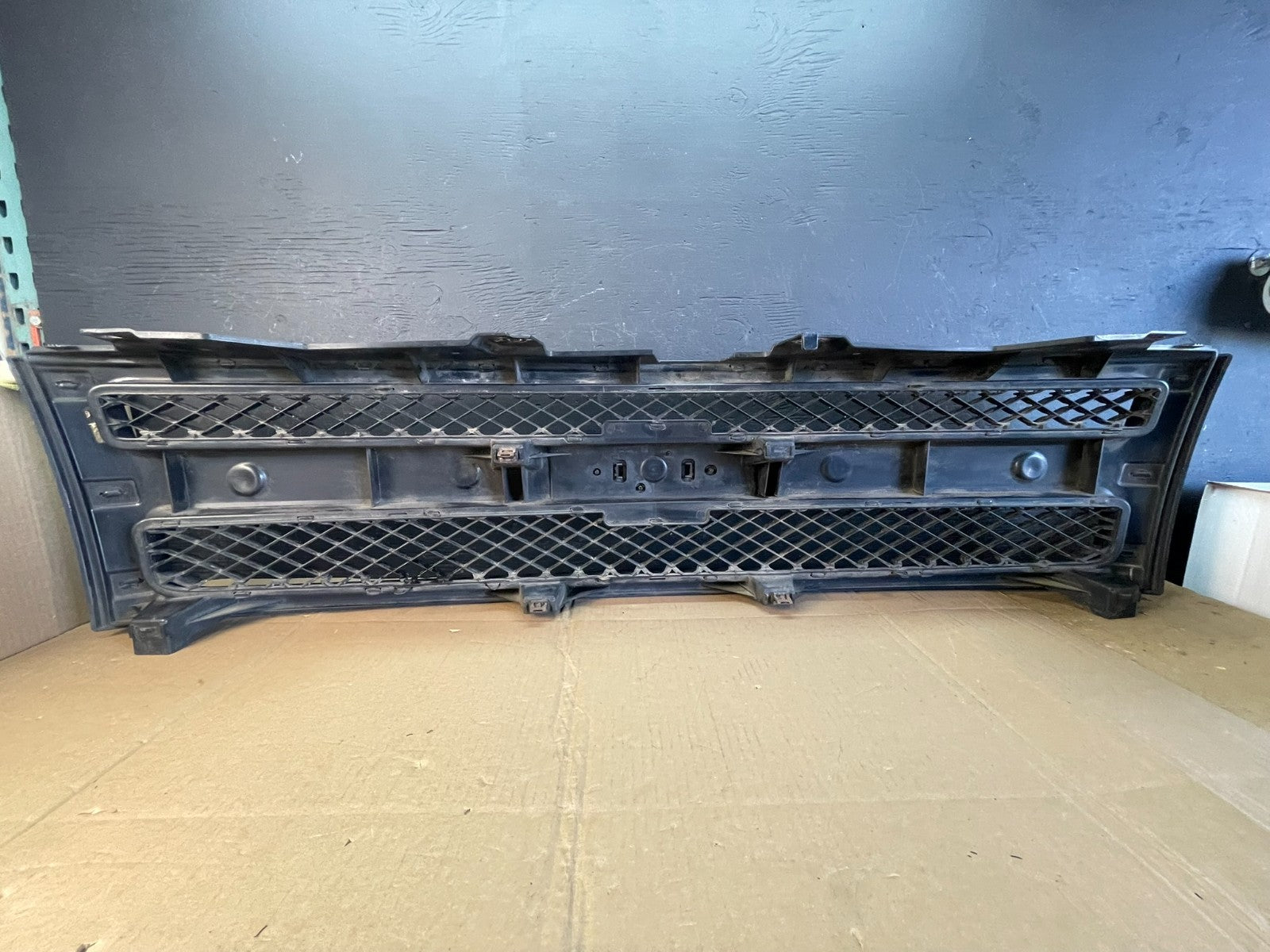 2007 to 2013 Chevrolet Silverado 1500 Front Chrome Grille Grill AC5306 DG3