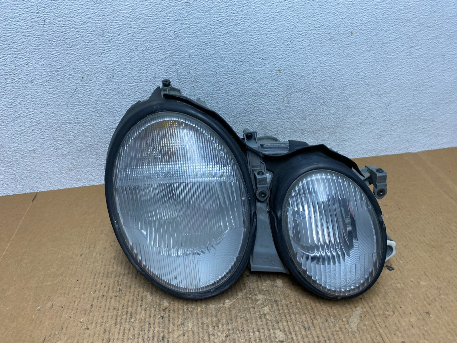 1996-1999 Mercedes E E320 E430 Right Passenger RH Side Headlight ae2672 DG0