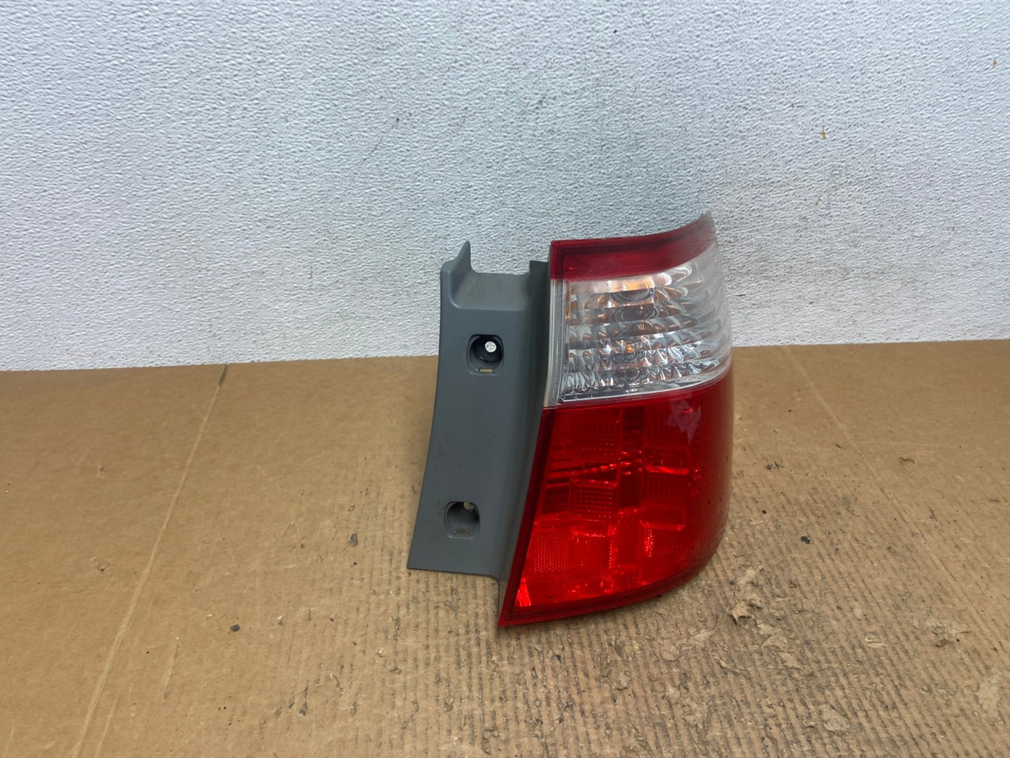2005 2006 2007 Honda Odyssey Right Passenger RH Side Tail Light AE2804 LK2