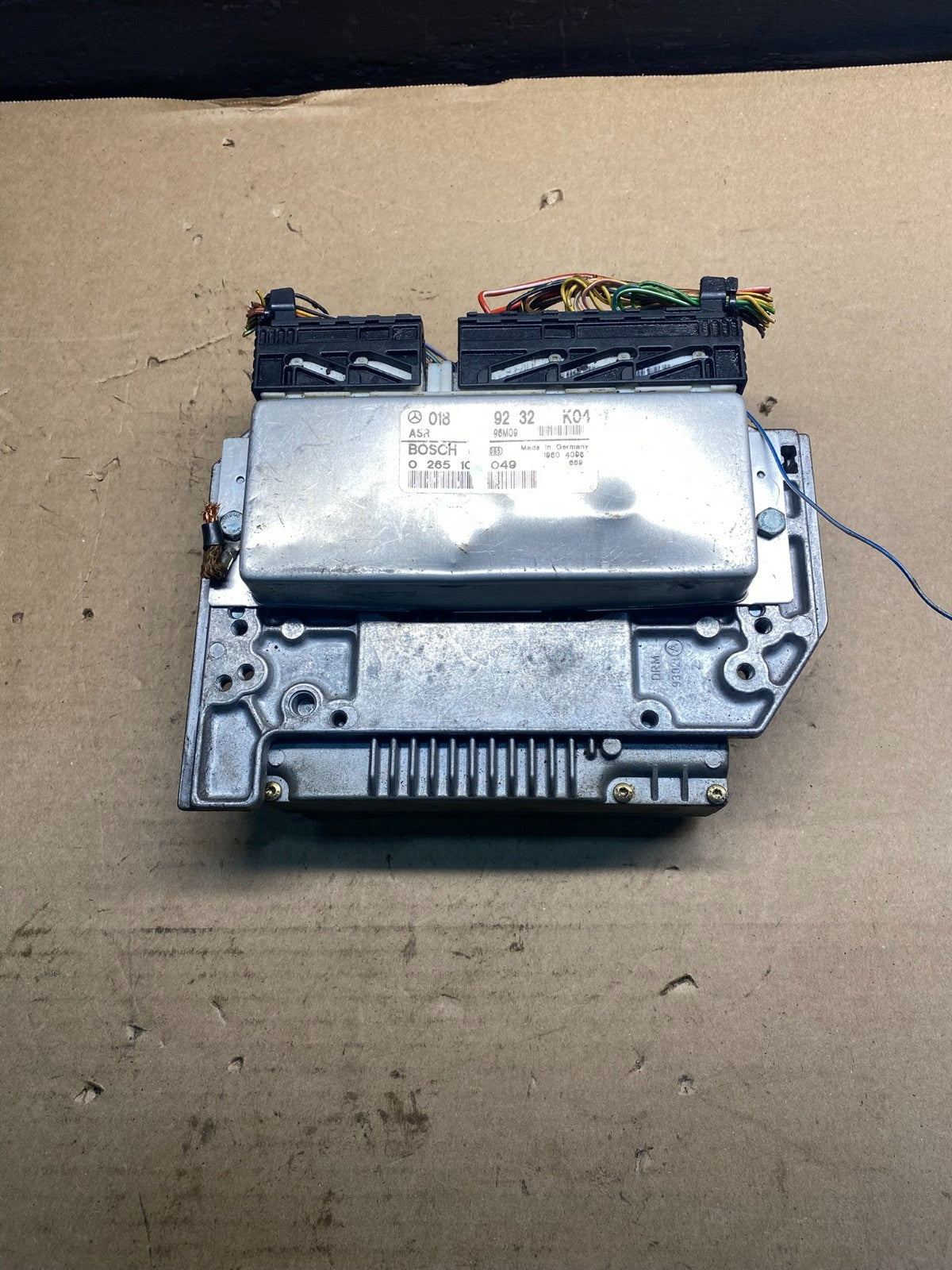 1999 to 2005 Mercedes E320 CLK320 Engine Control Unit ECU Module AB7207 DG1