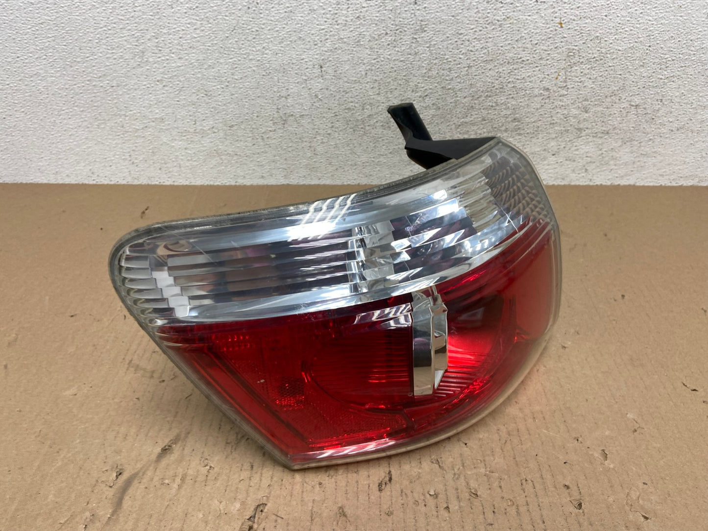 2007 to 2012 GMC Acadia Tail Light Left Driver Lh Side AE8742 LK2