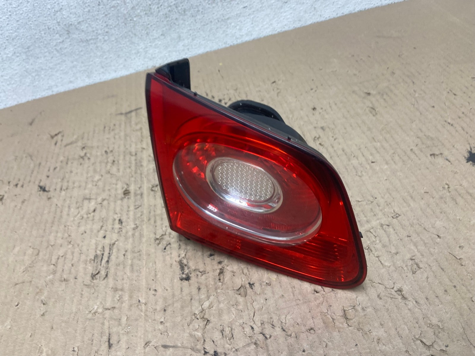2009-2011 Volkswagen Tiguan Left Driver Side Inner Tail Light AF7071 LK1