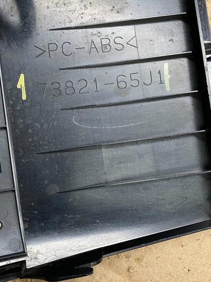 2007 to 2013 Suzuki Grand Vitara Center Console Air Vent Oem y7856  DG7