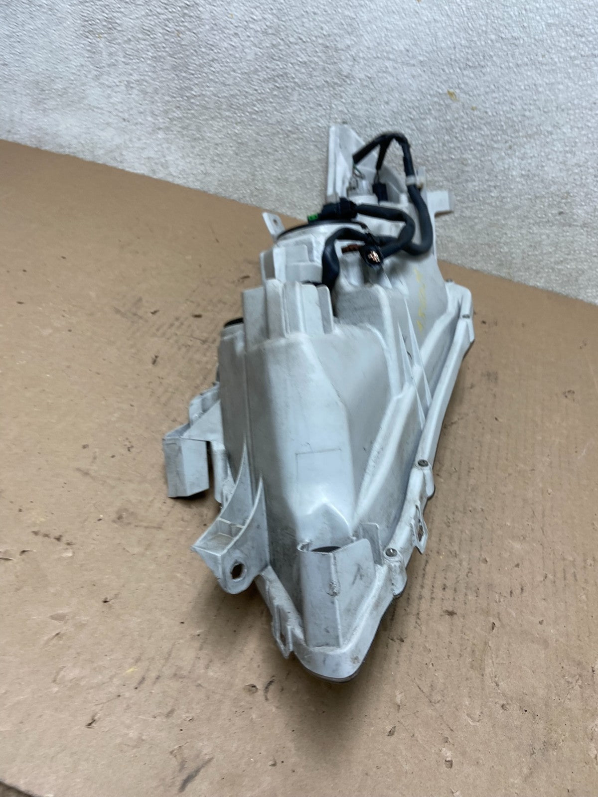 2007 - 2009 Toyota Camry Halogen Right Passenger Side Headlight AB6024 DW9