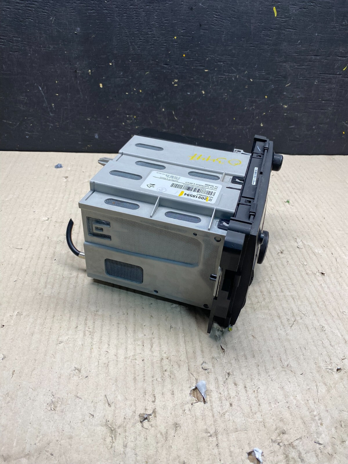 2010 Saturn Outlook Radio AM/FM CD MP3 AUX Receiver O3447 DG1