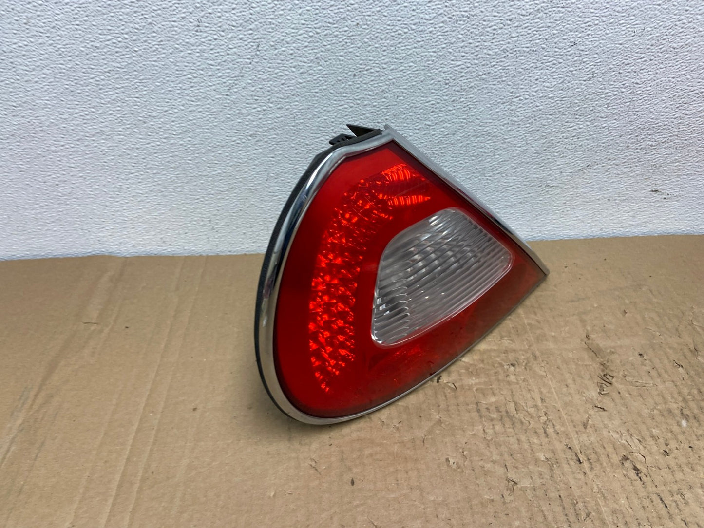 2004 to 2006 Jaguar XJ8 Left Driver LH Side Tail Light AC3930 LK2