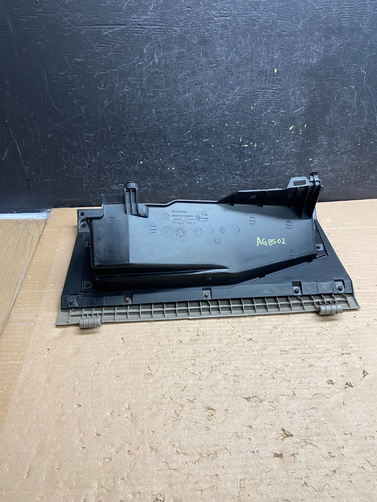 2002-2005 Dodge Ram 1500 Front Right Passenger RH Storage Glove Box AG8502 DG4