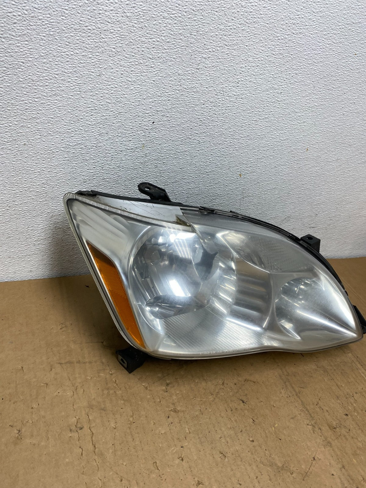 2005 2006 2007 Toyota Avalon Right Passenger RH Halogen Headlight TYC AD1240 DW2