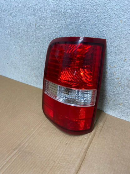 2004 to 2008 Ford F150 F-150 Left Driver LH Side Tail Light AI5677 LK1
