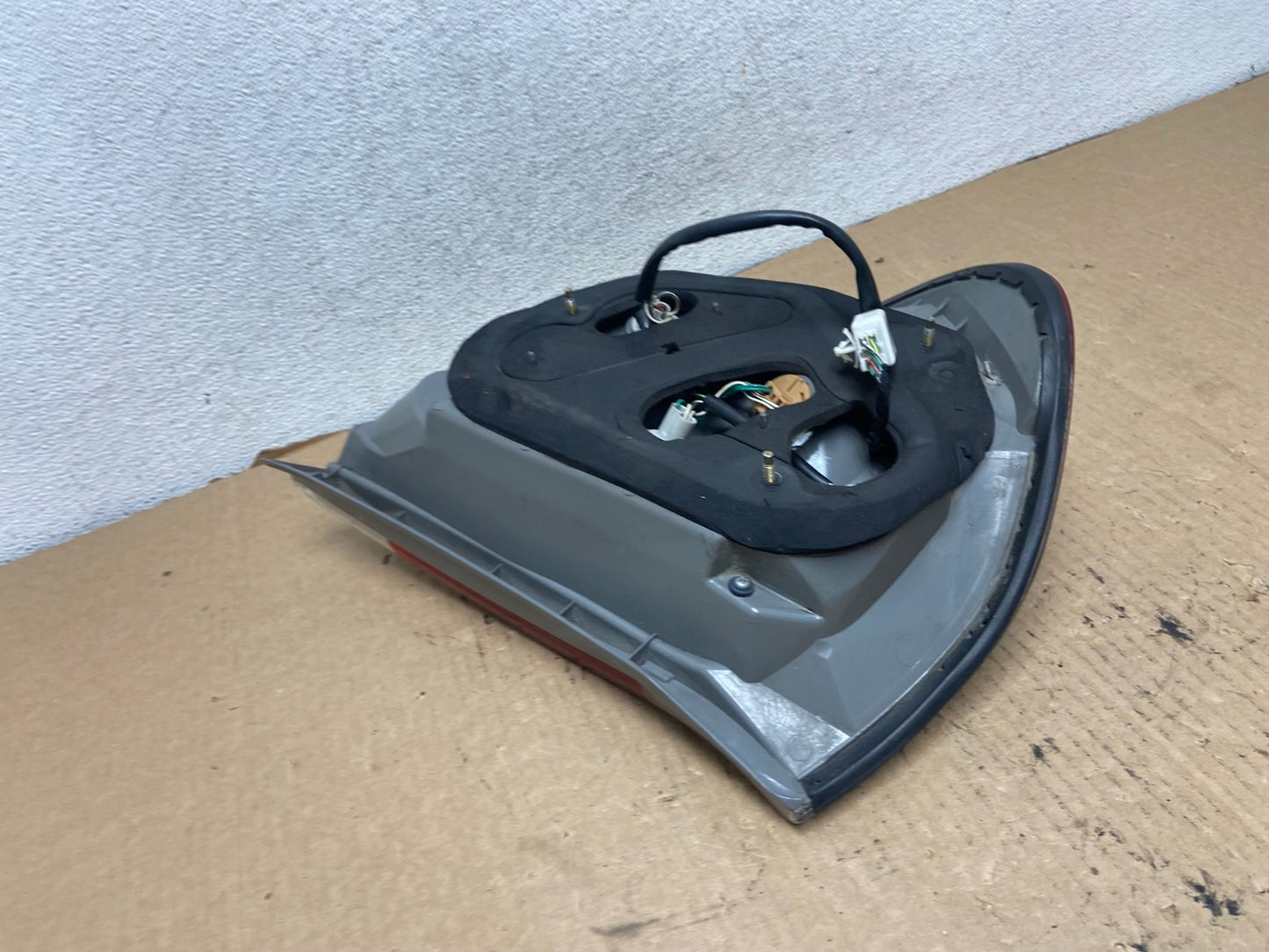 2005 to 2006 Toyota Camry Tail Light Right Passenger Side AG2124 LK5