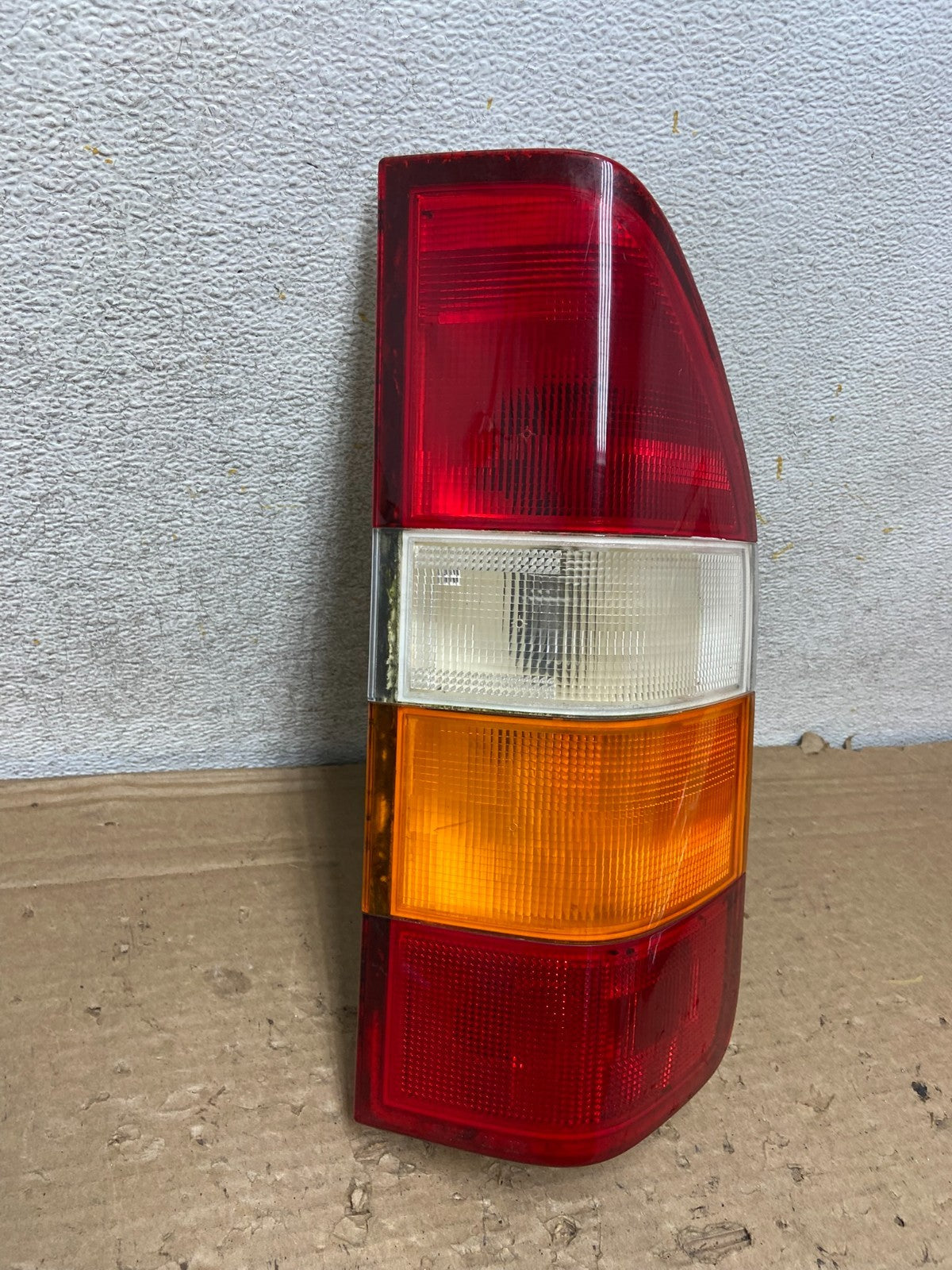 2002-2006 Mercedes Dodge Sprinter Right Passenger Rh Tail Light ah9149 DG0