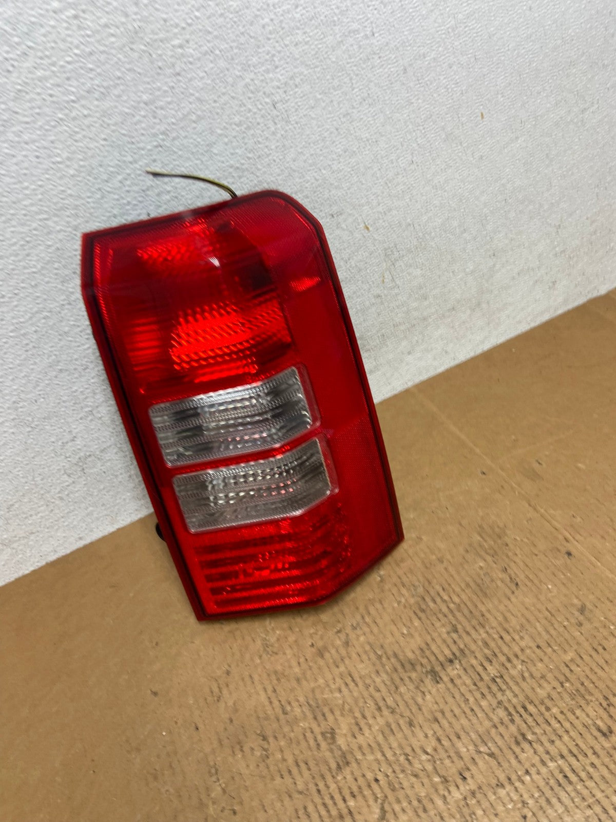 2008-2016 Jeep Patriot Right Passenger Rh Side Tail Light AE0401 LK2