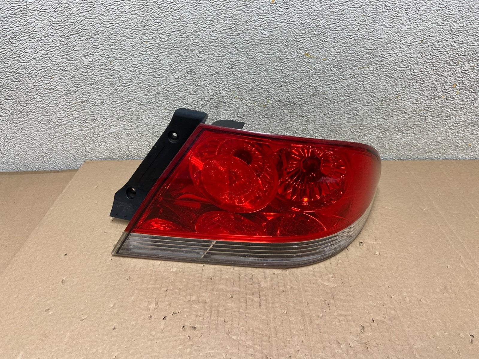 2004-2007 Mitsubishi Lancer Right Passenger Rh Tail Light Red OEM AB2452 DG0