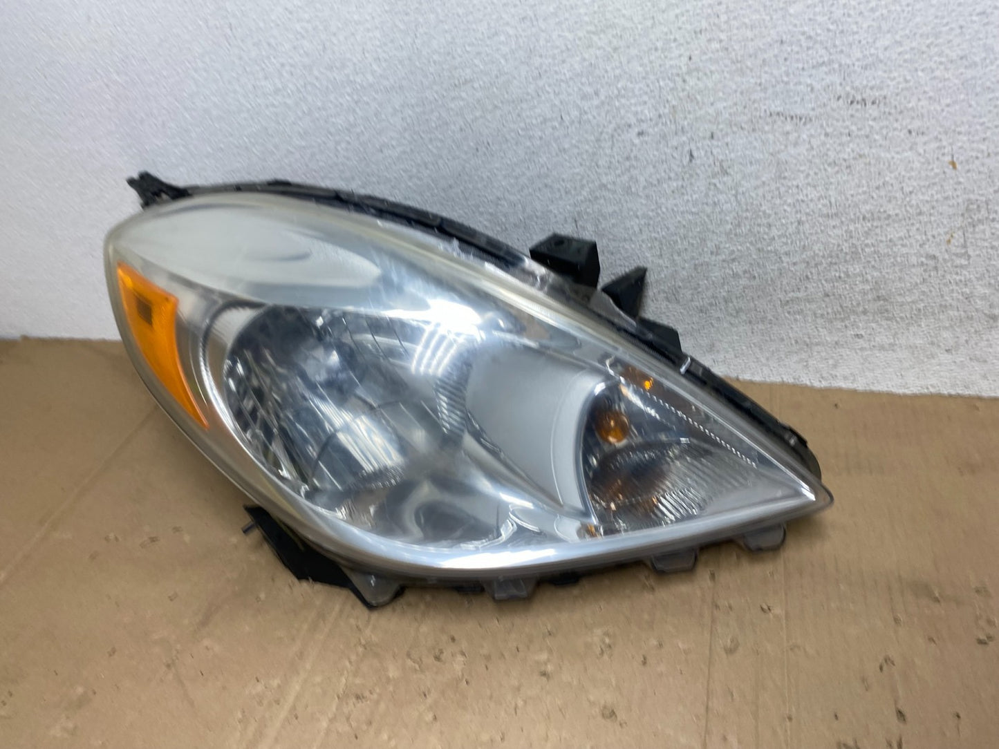 2012 2013 2014 Nissan Versa Sedan Headlight Right Passenger Rh AE9221 DW1