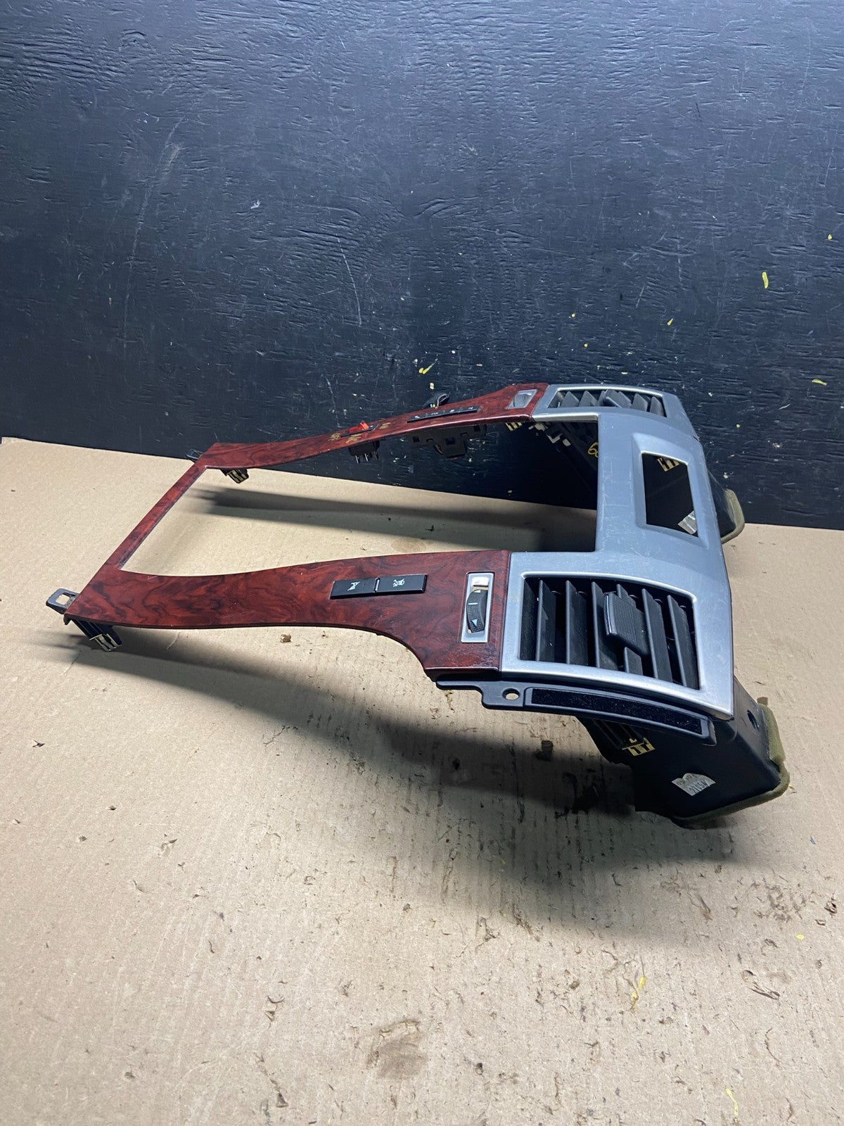 OEM 2007-2014 Cadillac Escalade Center Dash Trim Radio Bezel Vent Wood Q7168 DG4
