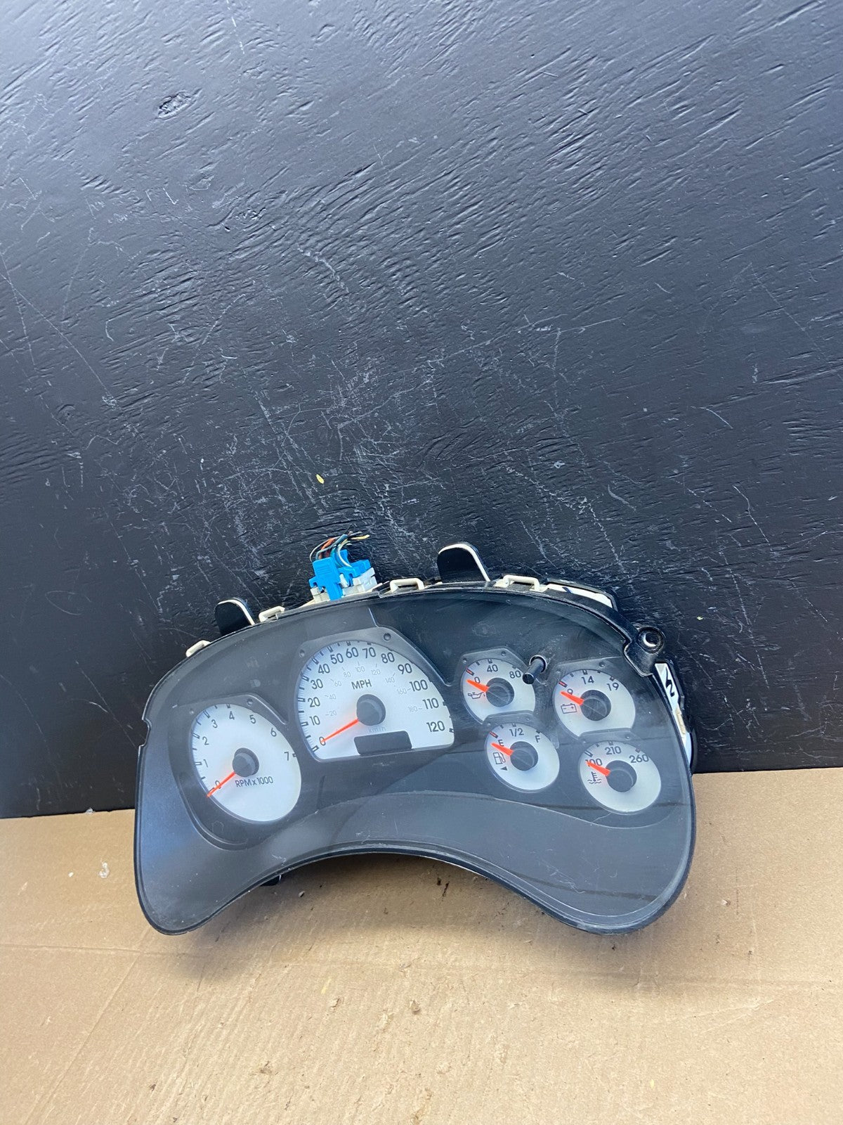 2002 to 2005 Chevrolet Trailblazer Speedometer Cluster Gauge OEM  AB9844 DG1