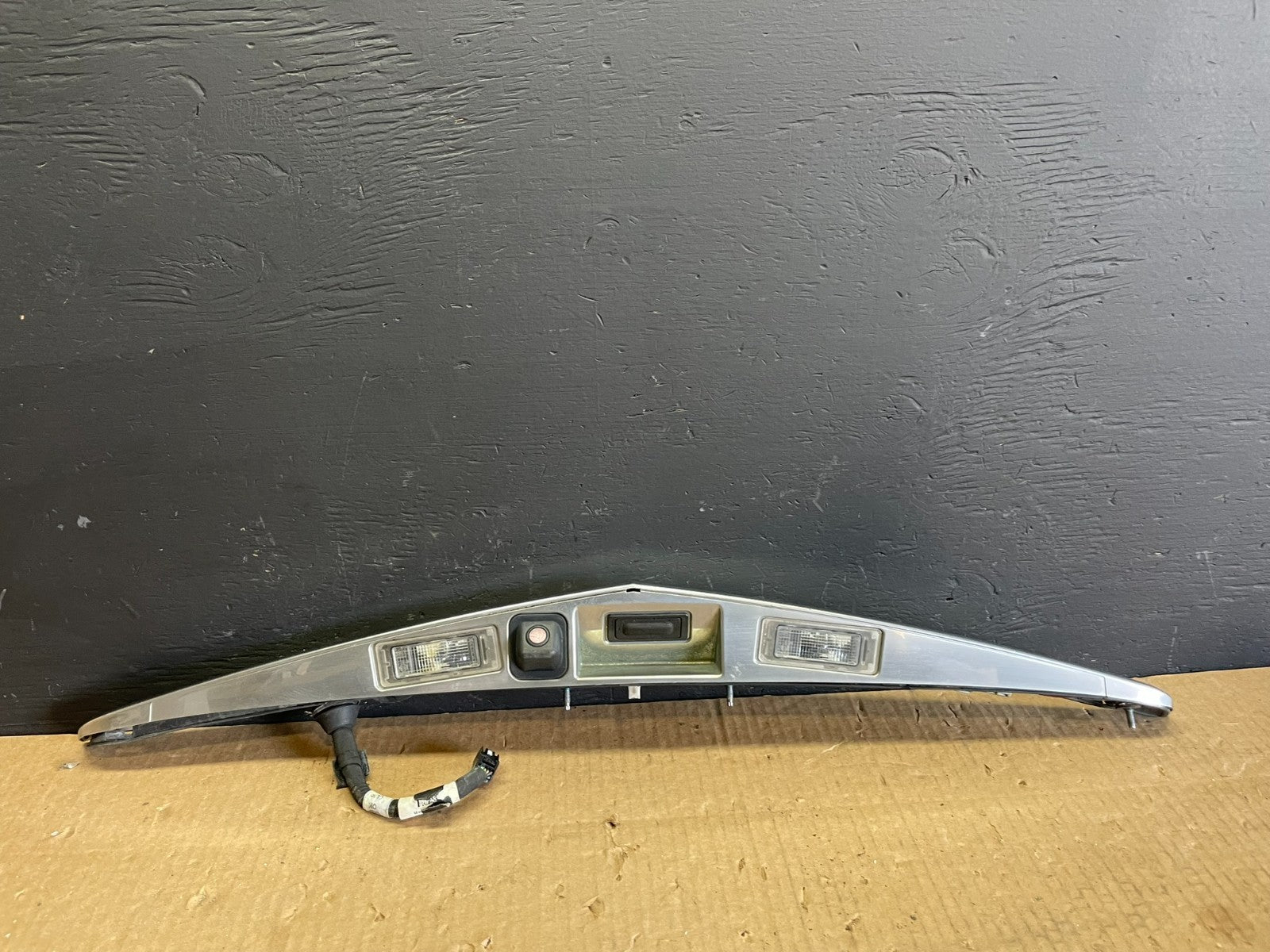 2013 to 2017 Cadillac XTS Trunk Finish Garnish Panel Molding With Camera AB32963