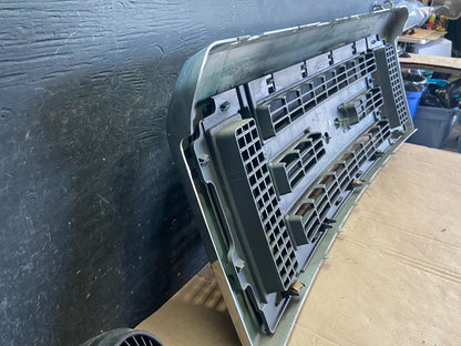 2008 to 2014 Ford Econoline E150 E250 Front Upper Chrome Grill Grille R7266 DG7