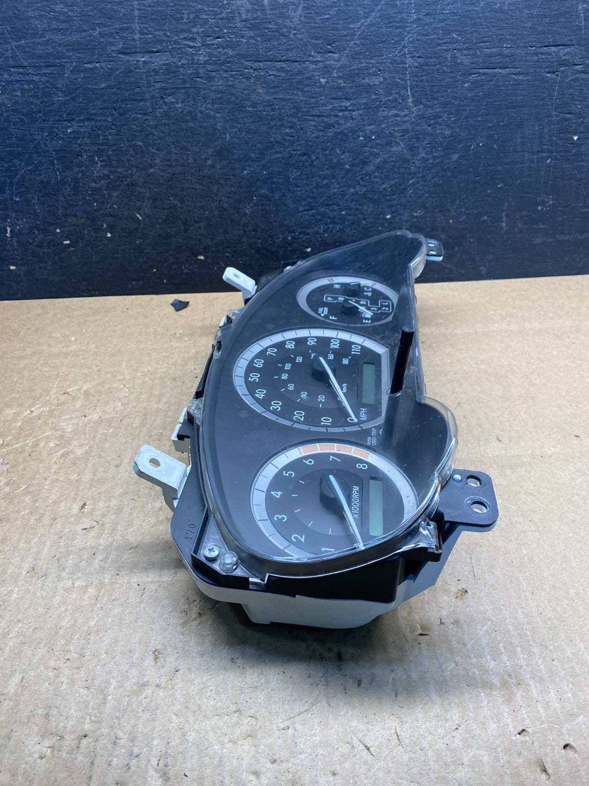 2004 2005 Toyota Sienna Speedometer Cluster Gauge ag7434 DG1