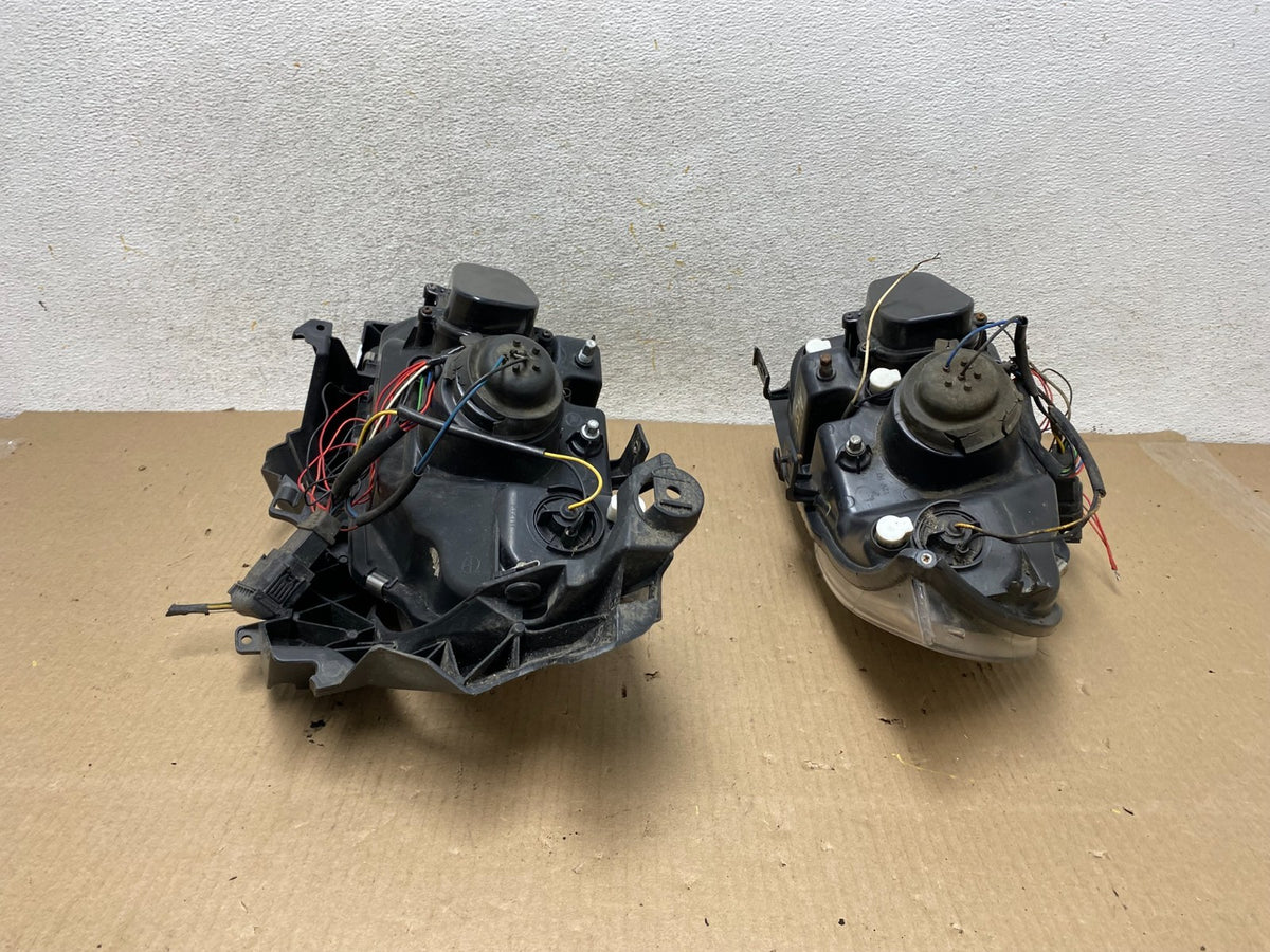 2006 to 2008 BMW 3-Series Sedan E90 Left+Right Set Side LED Headlights AH5767 DG15