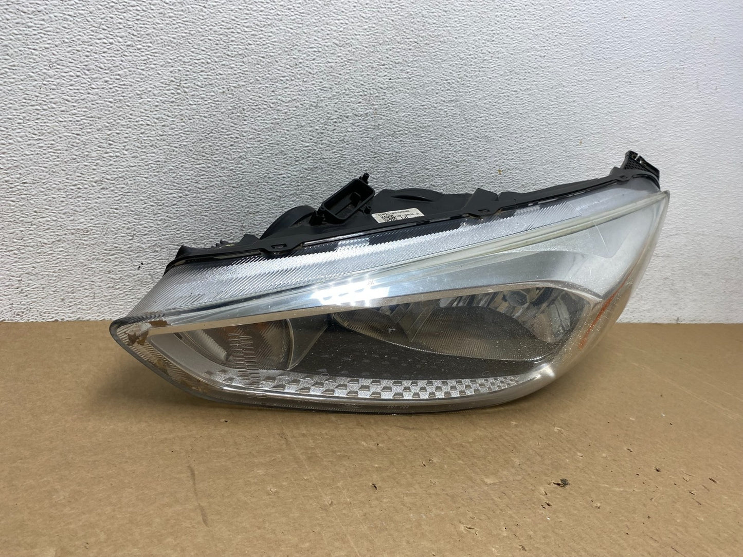 2015 to 2018 Ford Focus Left Driver LH Side Headlight AF9947 DW2