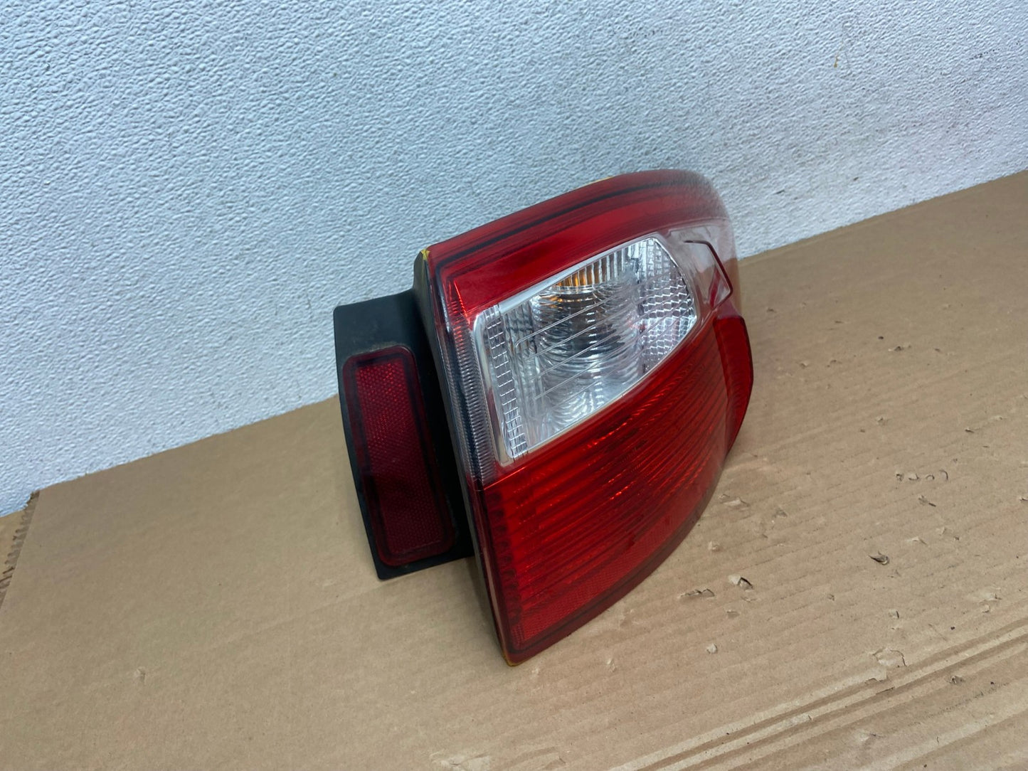 2013 to 2016 Ford C-Max Right Passenger RH Side Tail light AD4180 LK2