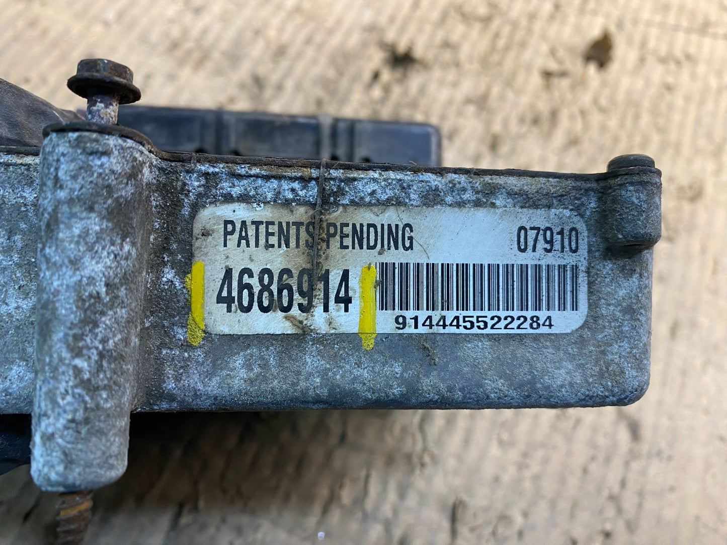1993 to 1995 Chrysler Voyager 4686914 tcm transmission computer Y1481 PS4