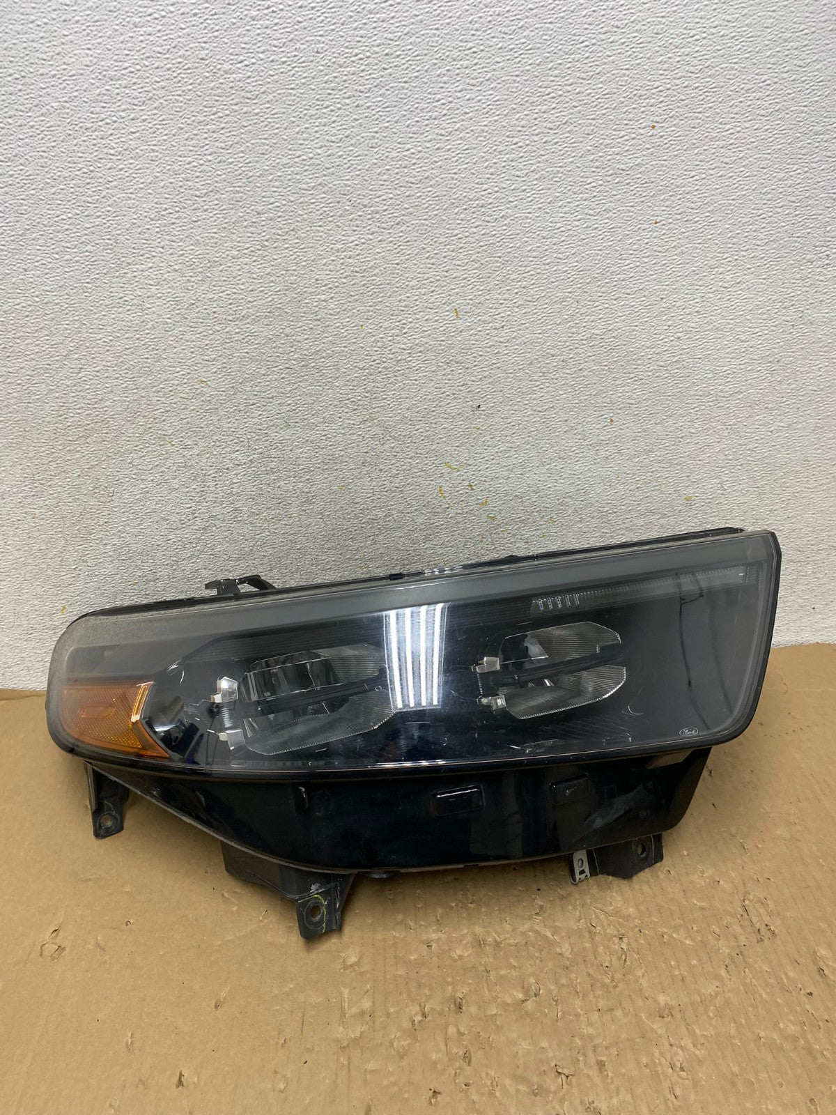 2020-2023 Ford Explorer Right Passenger Side Headlight AH2829 DW0