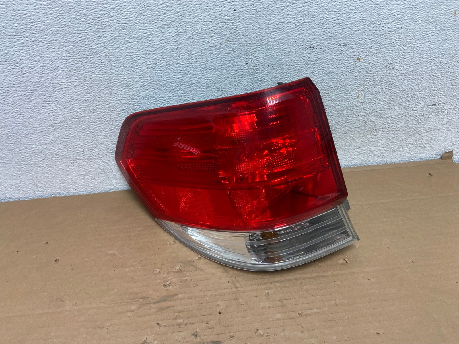 2008 2009 2010 Honda Odyssey Left Driver LH Side Tail Light AD4201 LK0