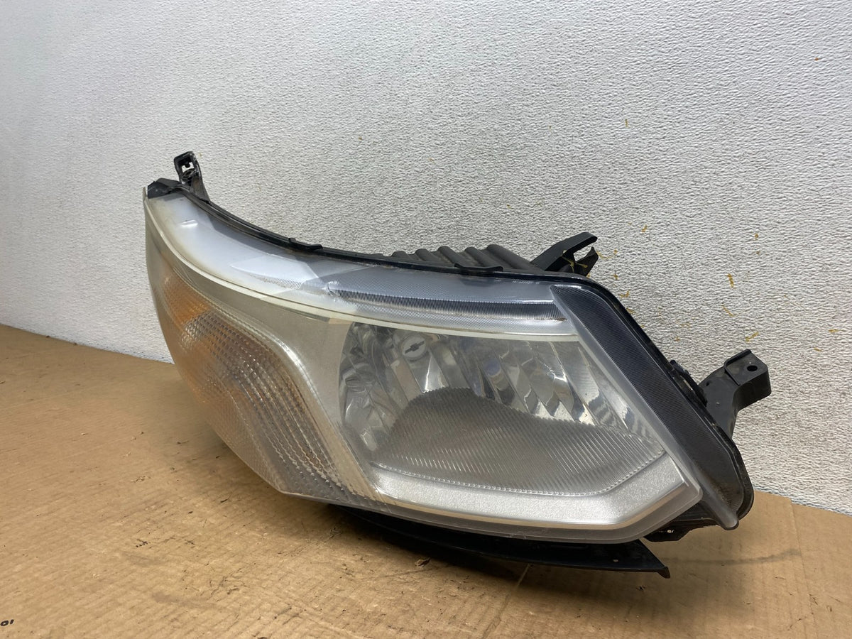 2015 2018 Chevrolet City Express Right Pasenger Side Halogen Headlight AI7892 DW1