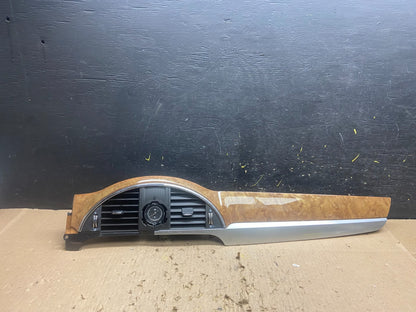 2008 to 2017 Buick Enclave Dash Center Clock Bezel Air Vent Trim Oem T8797 DG0