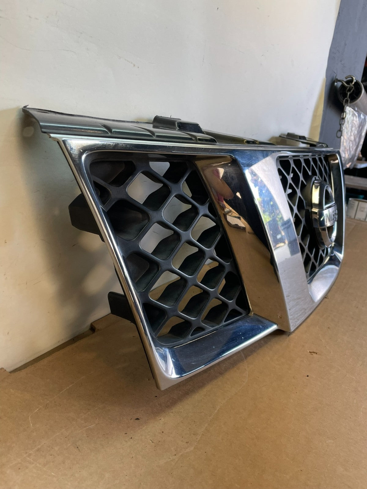 2005 2006 2007 Nissan Pathfinder Chrome Front Upper Grill Grille AG0952 DG2