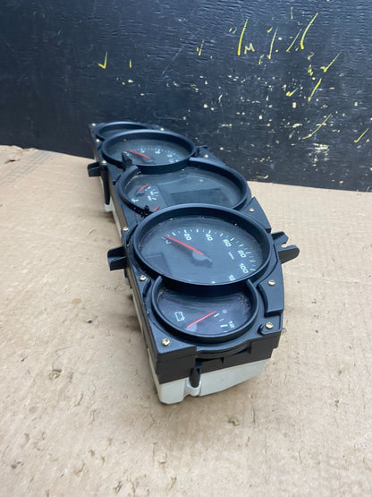 2005 2006 Porsche Cayenne Speedometer Instrument Cluster z1614 DG2